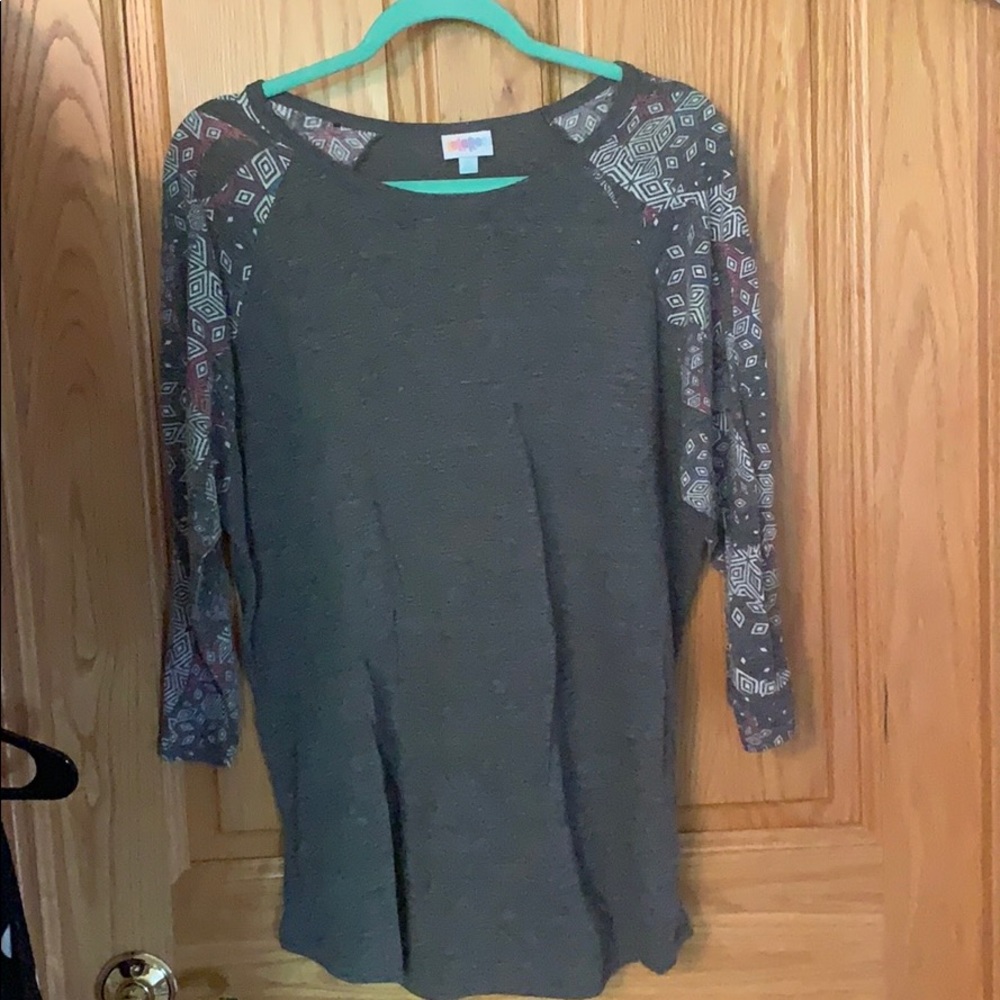 Lularoe randy tee
